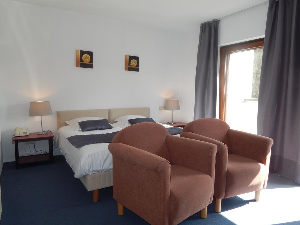 Hotel Le Martin Pecheur Fauvillers Ruang foto